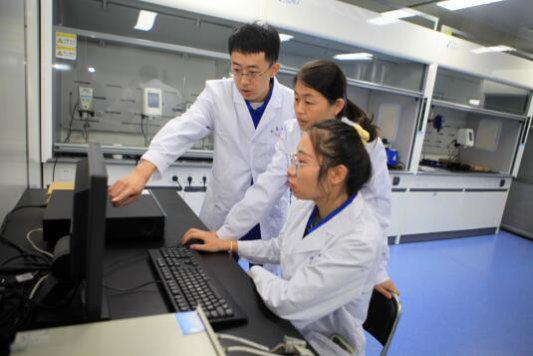 銳意創(chuàng)新，引領(lǐng)前沿 山東華夏神舟新材料聚偏氟乙烯研發(fā)團(tuán)隊(duì)的進(jìn)階之路